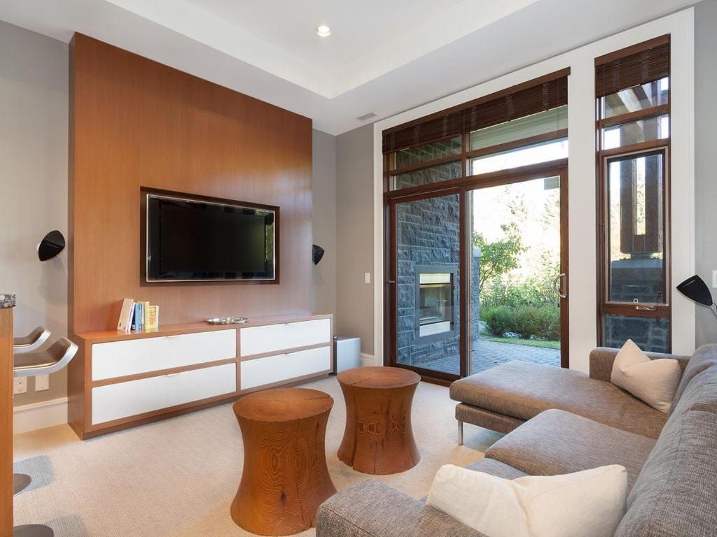 Fitzsimmons Walk 26 By Outpost Holiday home Whistler
